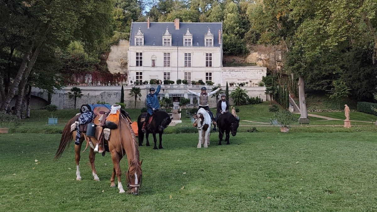 Voyage à cheval - Randonnée à cheval de 2 jours avec Bivouac Royal
