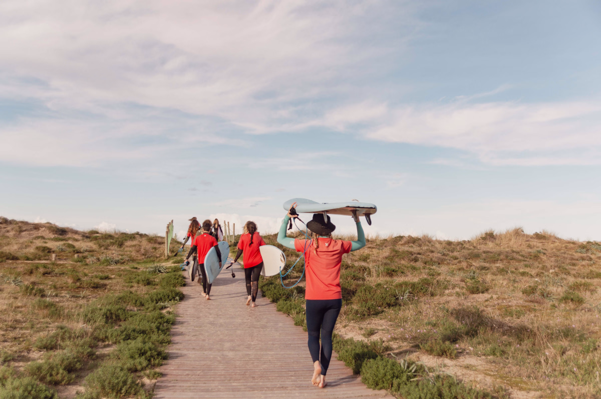 Progresser en surf : stage intermédiaire dans les Landes