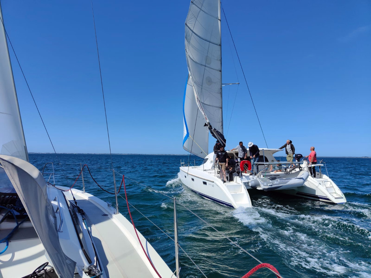 Croisière glisse en catamaran habitable vers l'archipel des Glénan