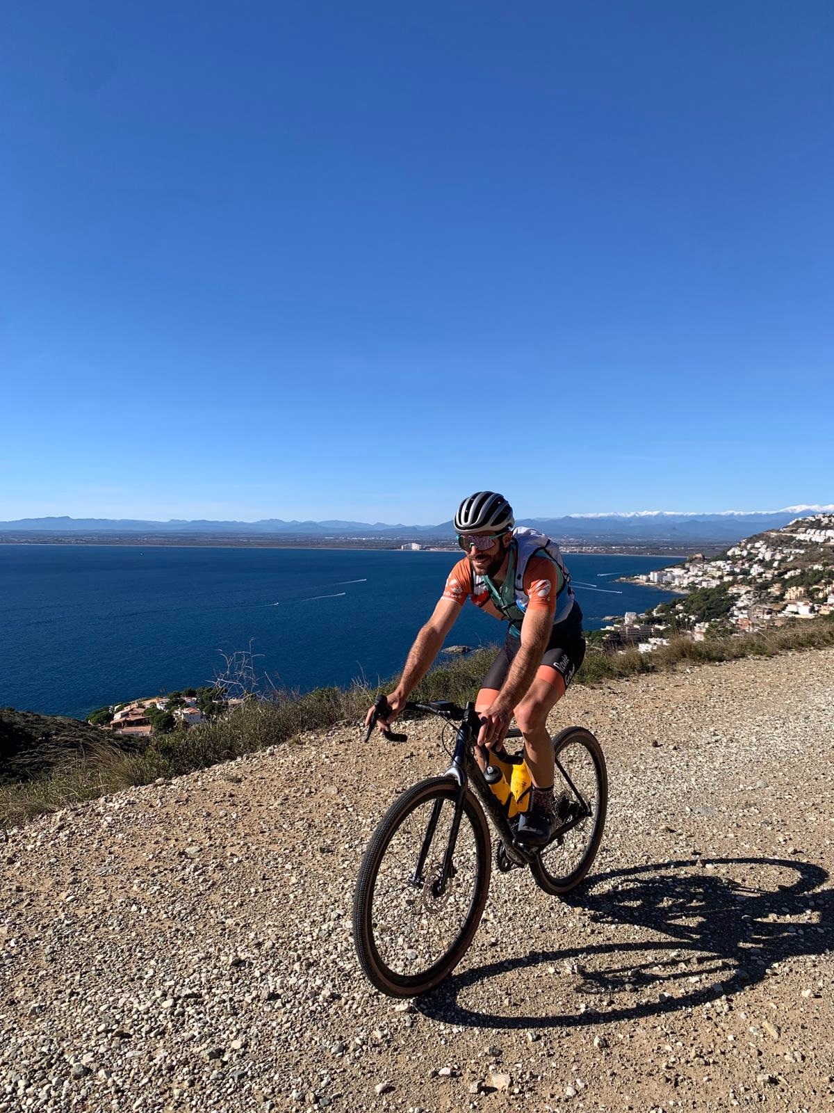Voyage à vélo - Aventure Gravel de Cerbère à Barcelone sous le soleil catalan