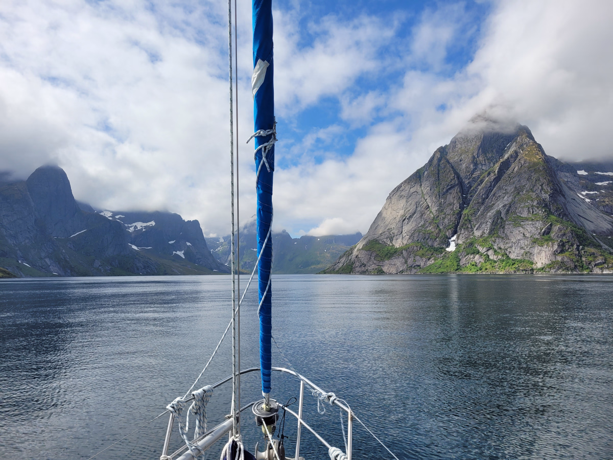 Voile et randonnée au cœur des îles Lofoten en toute intimité