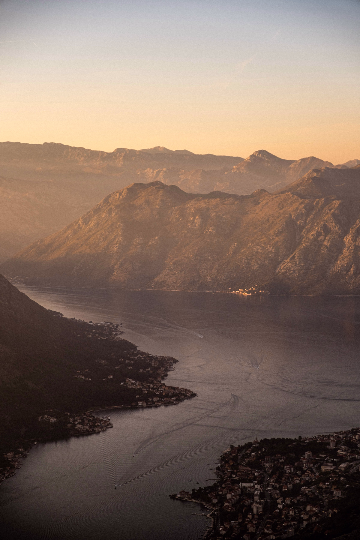 HIIT et bien-être face aux montagnes et à l'Adriatique, au Monténégro