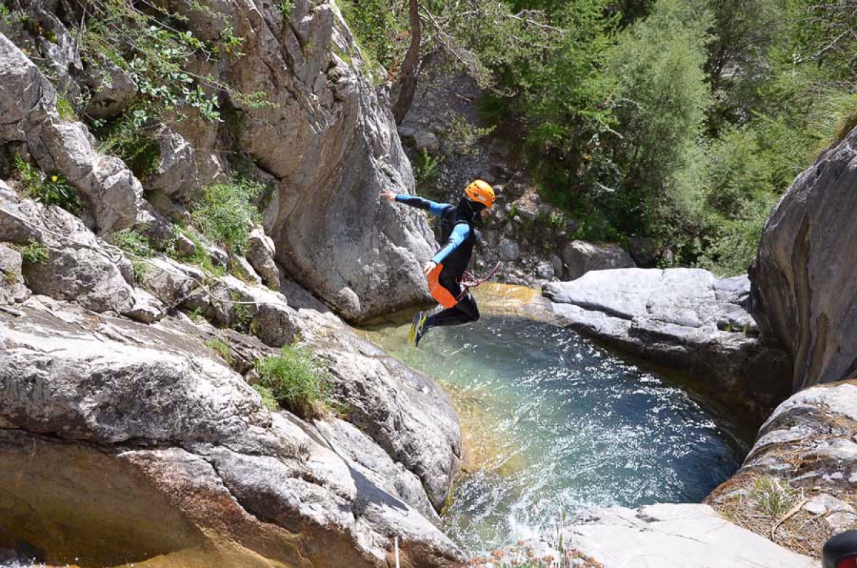 Voyage à vélo - Aventure canyoning, via ferrata et VTTAE dans les Alpes