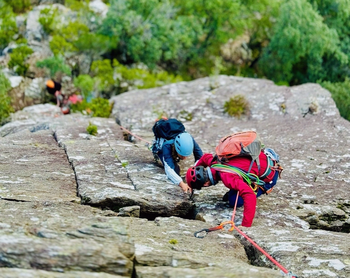 Voyage en Haute Montagne - Escalade grande voie et terrain d\'aventure dans le massif du Caroux