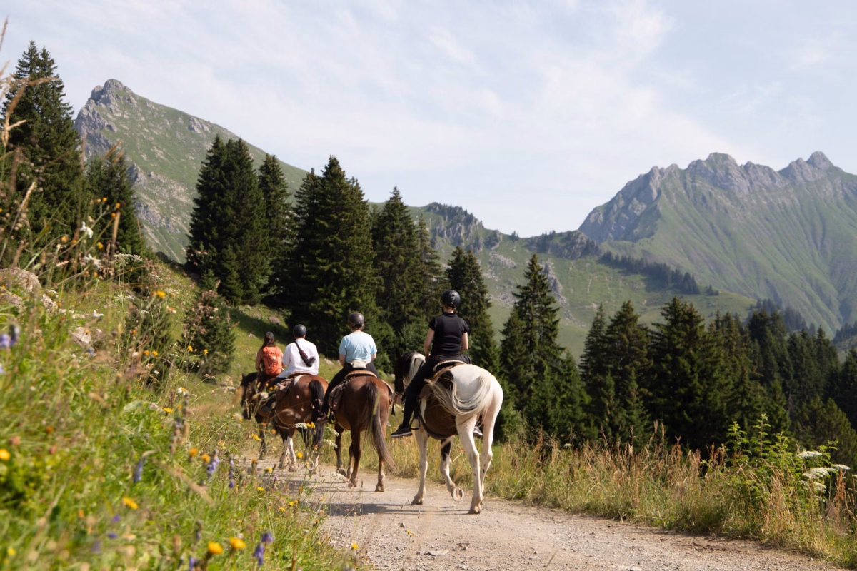 Voyage à cheval - Randonnée équestre dans la Vallée du Giffre
