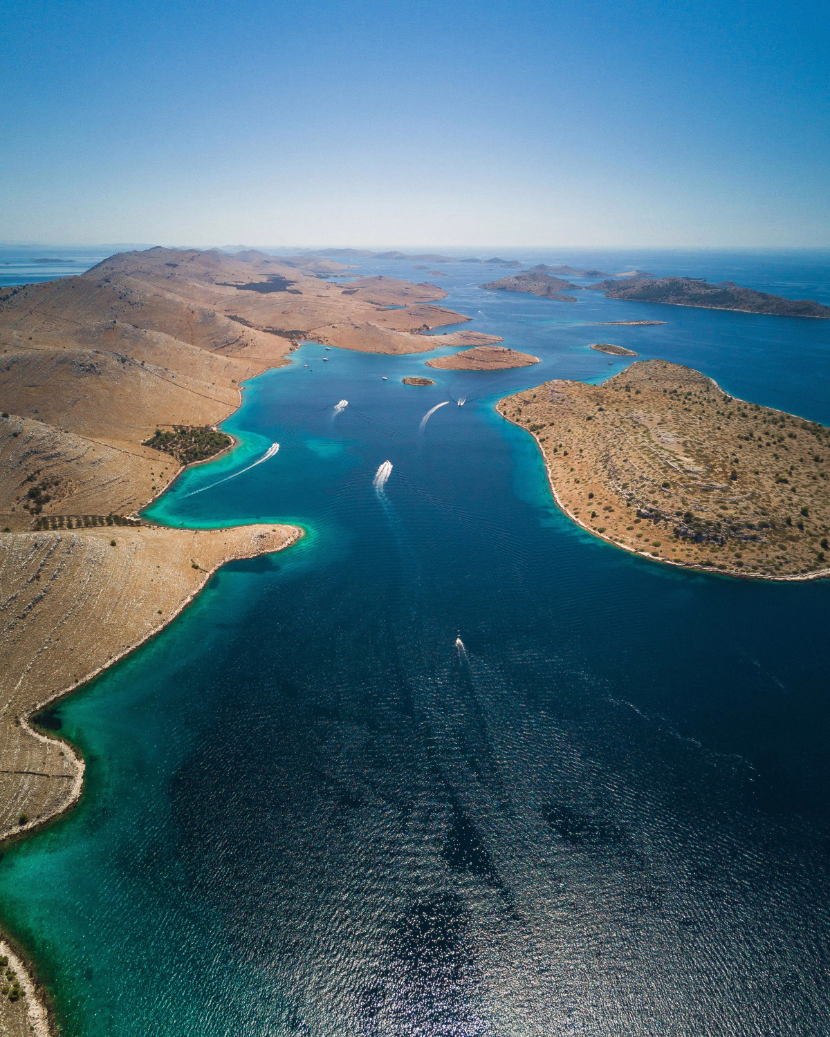 Évasion en catamaran en Croatie : entre îles sauvages et Krka