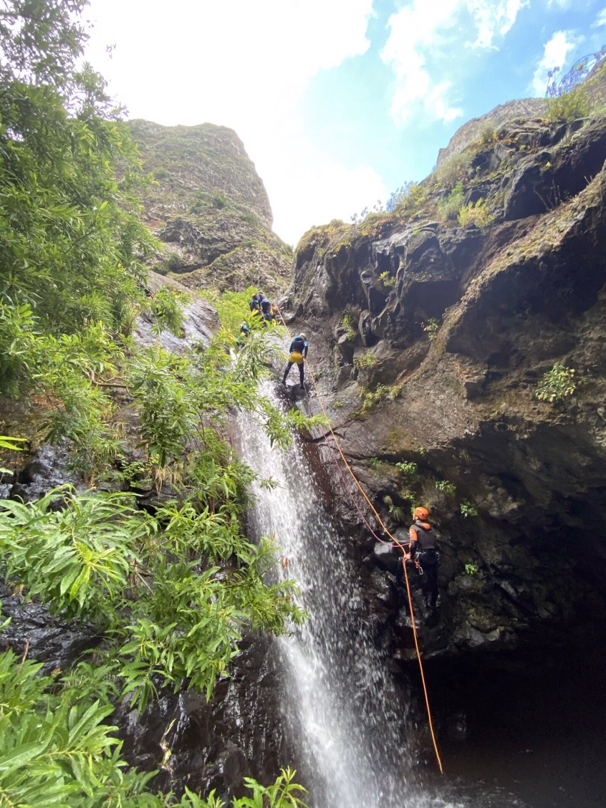 Voyage en Haute Montagne - Aventure à Madère entre levadas et sommets sauvages