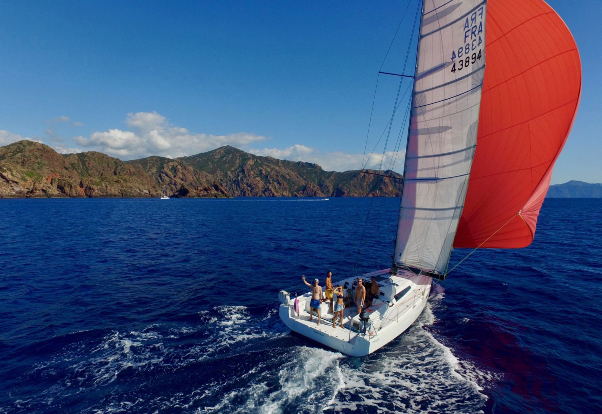 Stage d'une semaine sur voilier performant depuis la côte d'Azur