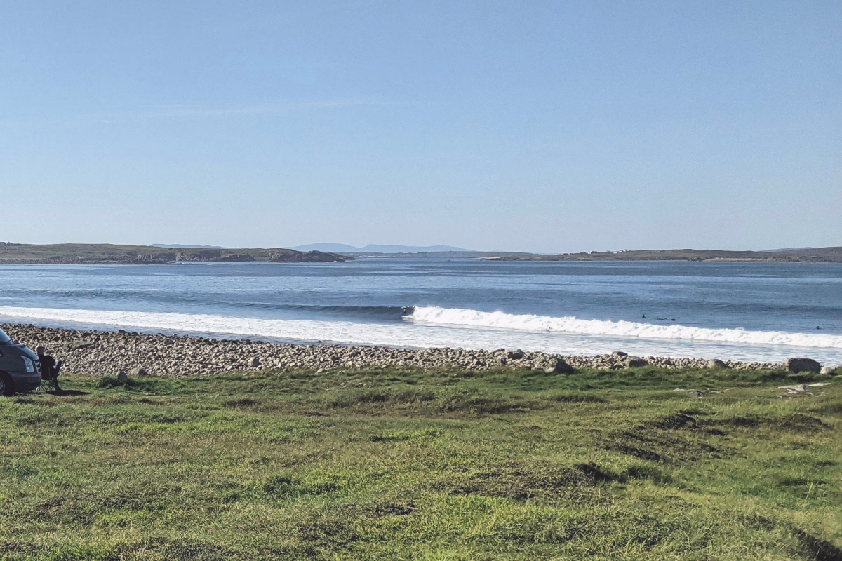 Surf guiding et évasion sauvage sur la côte nord de l'Irlande