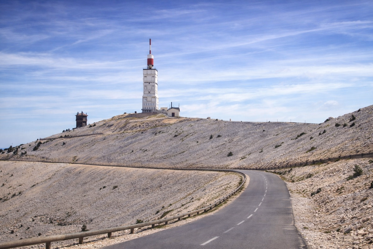 Voyage en Haute Montagne - Stage cyclisme et ascension du Mont Ventoux en Provence
