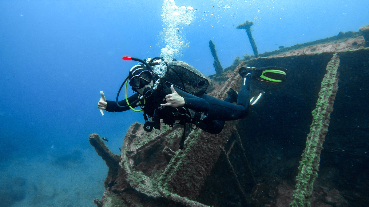 Pack 4 plongées en bateau à Tenerife entre épaves et volcans