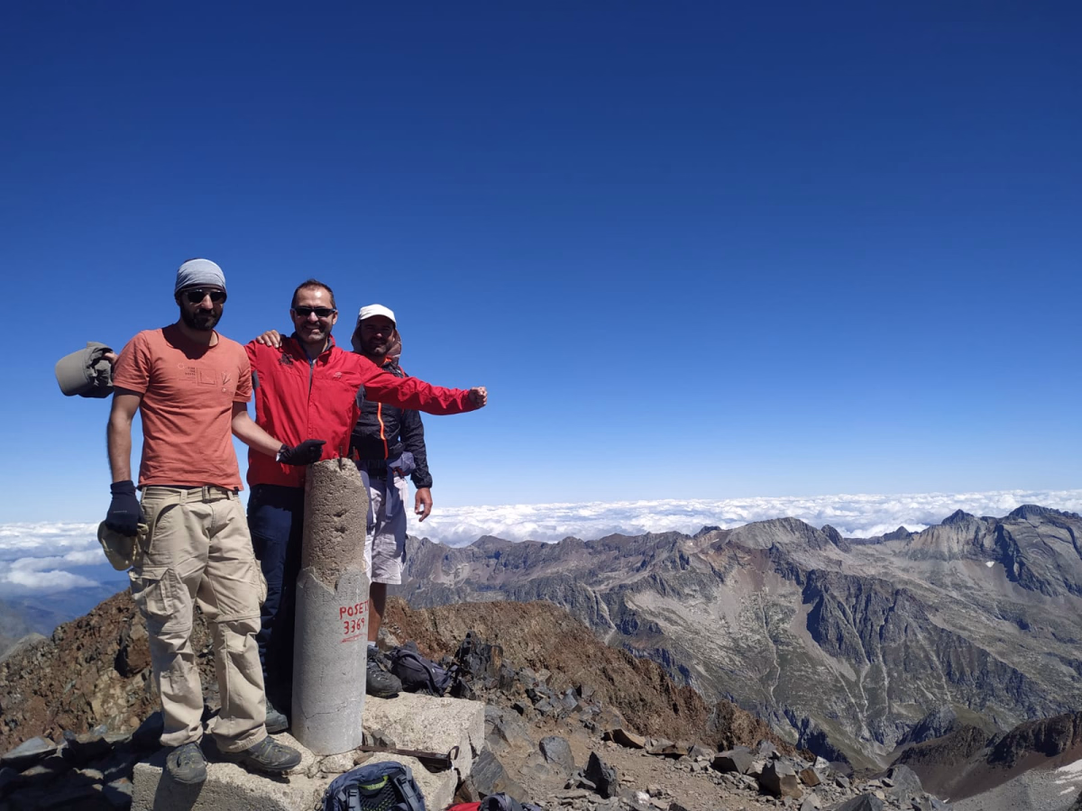 Voyage en Haute Montagne - Trek vers le sommet des Posets