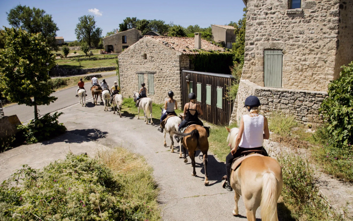 Voyage à cheval - Randonnée équestre et paysage de Haute Provence
