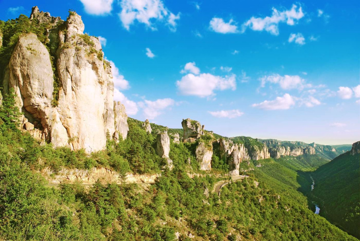 Voyage à vélo - Séjour outdoor à Millau : Canoë-Kayak, Rando, VTT,  et vélo électrique