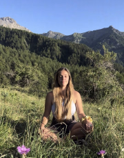 Flore - Prof de yoga fonctionnel