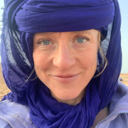 Professeure de yoga : Clémence