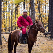 1 guide équestre / 4 client(e)s