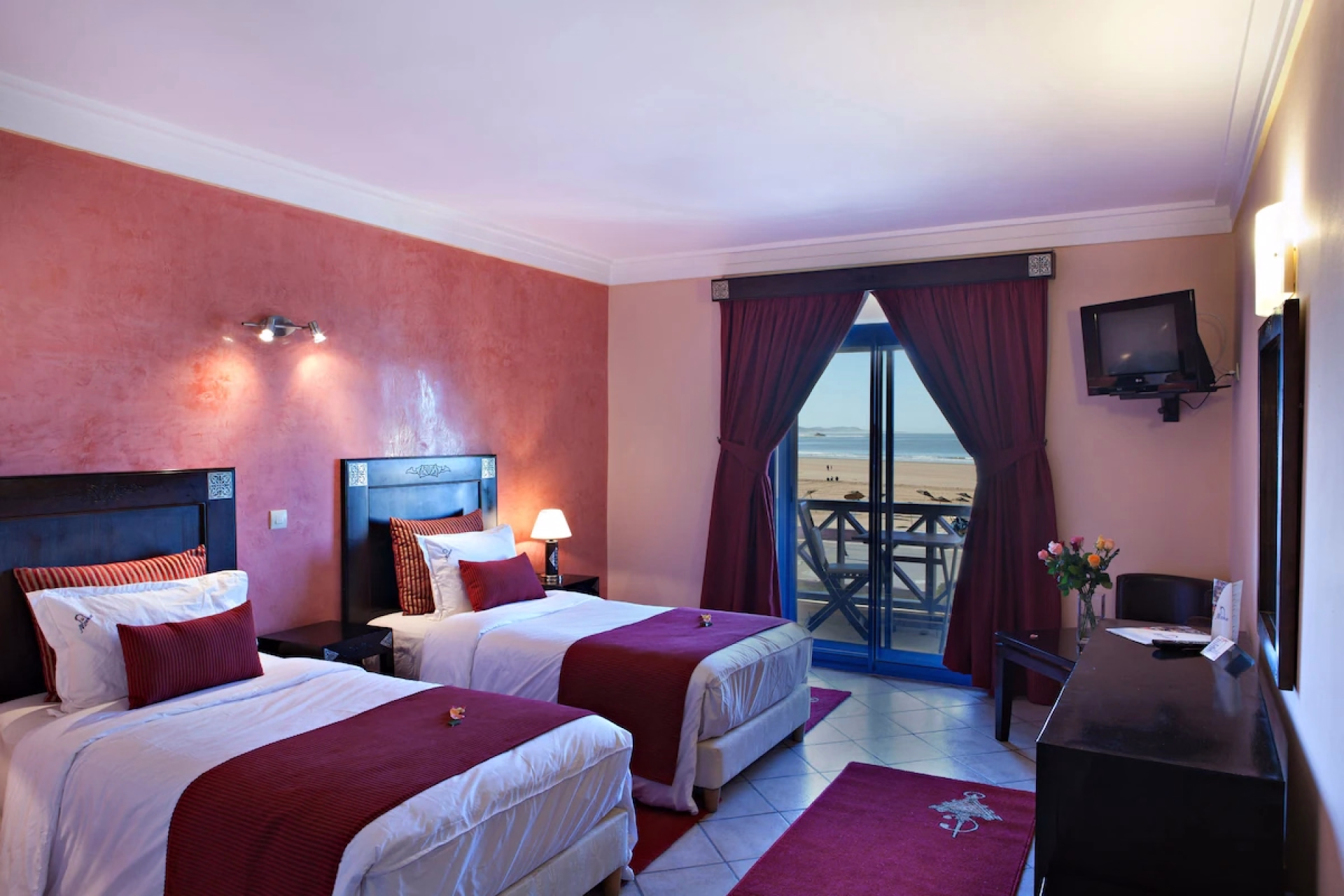 🏨 Hôtel 3* - Jours 1 à 7