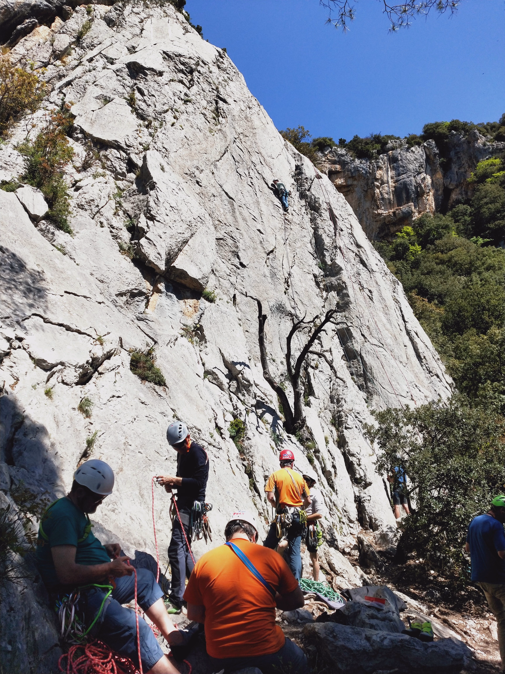 Escapade Verticale – Escalade & Gravel dans les Baronnies provençales