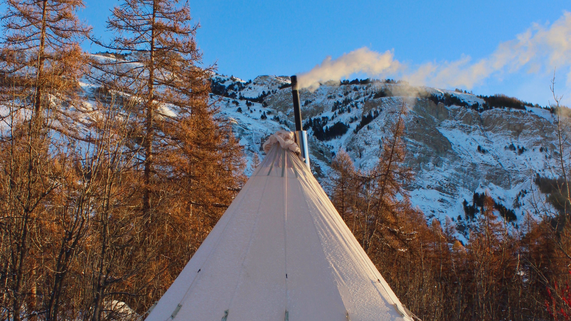 Eine zauberhafte Nacht in einem Tipi im Herzen der Alpen