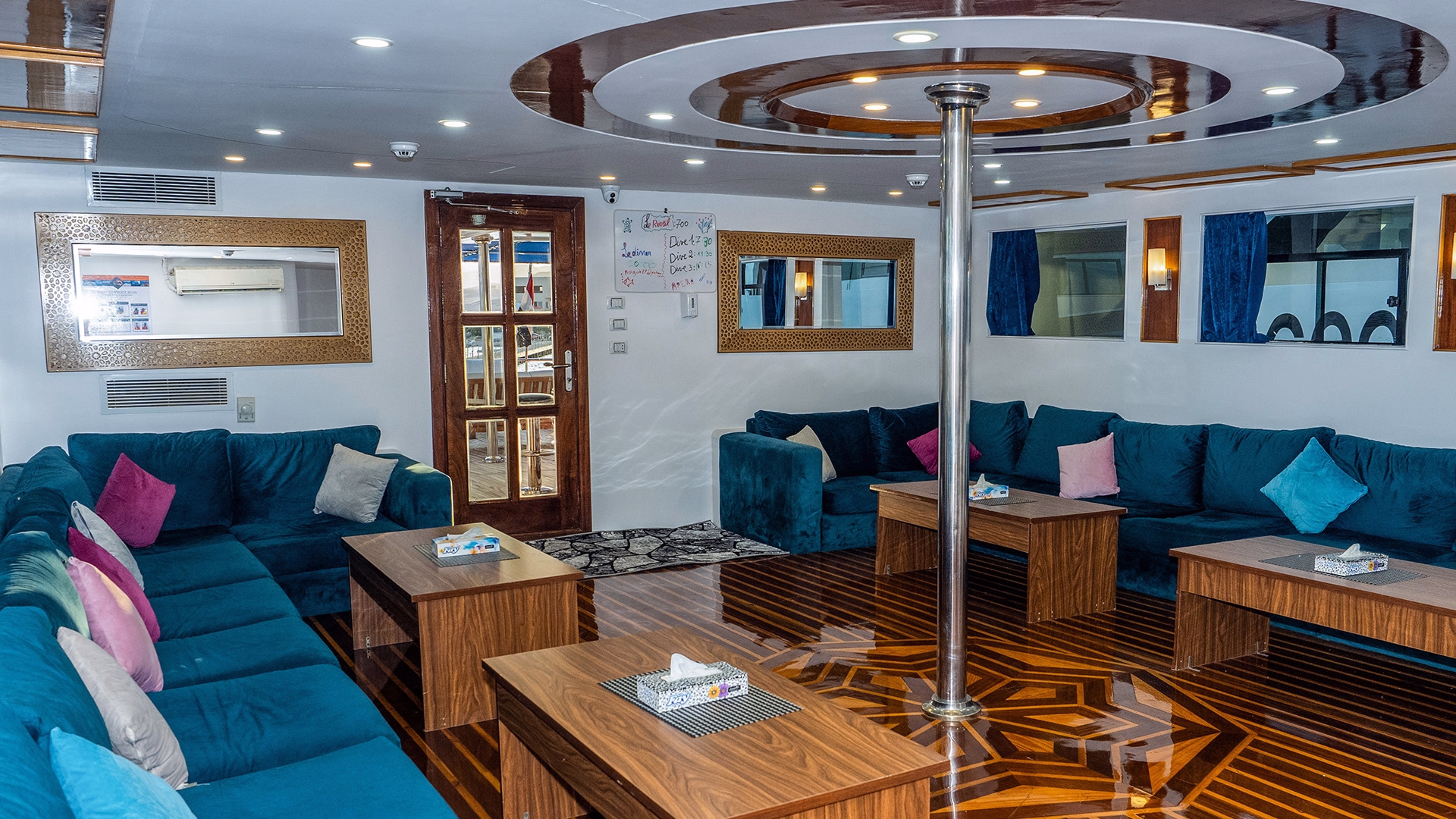 🚢 Bateau de croisière à voile