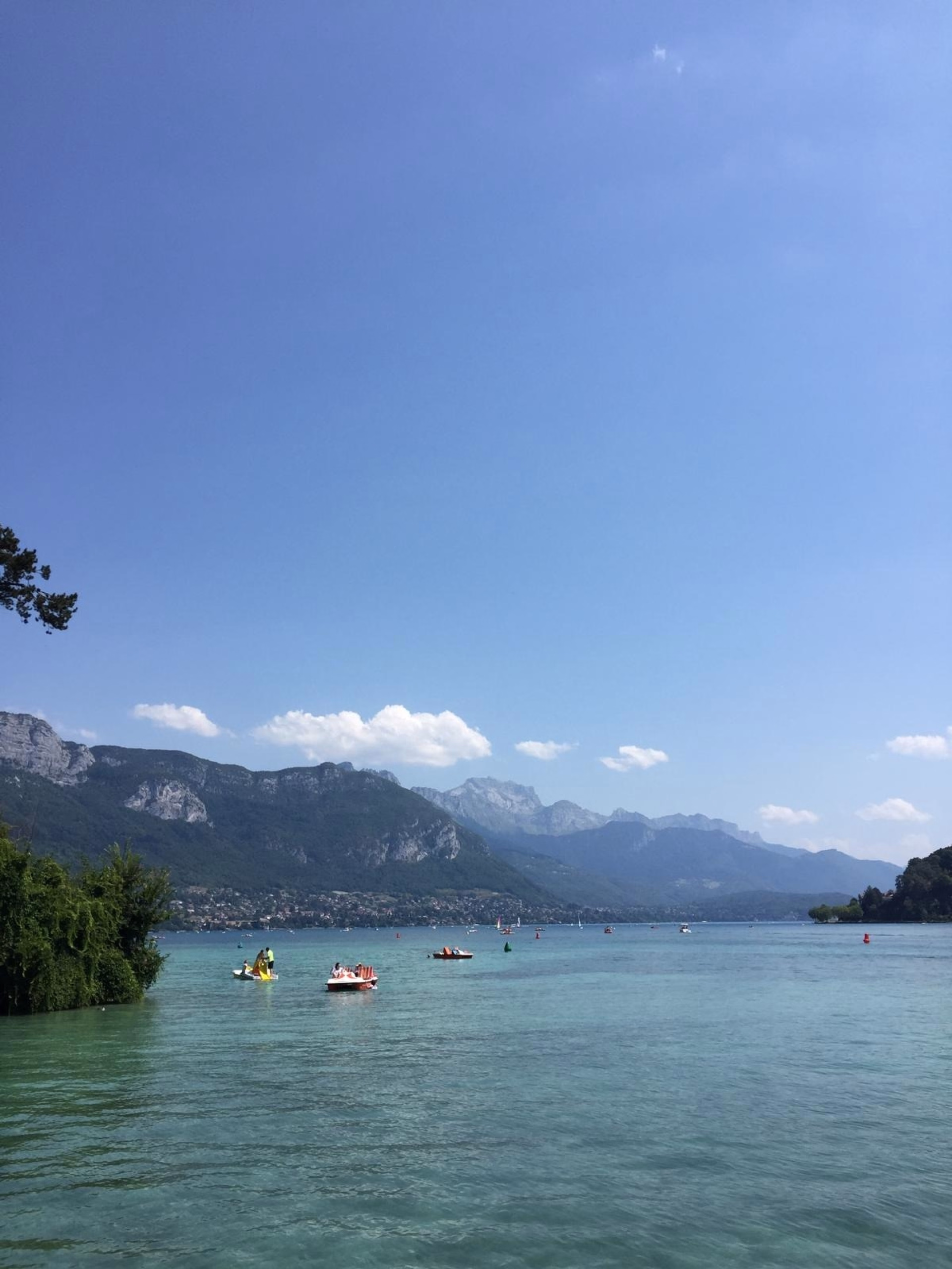 Évasion yoga et reconnexion nature au grand air d'Annecy