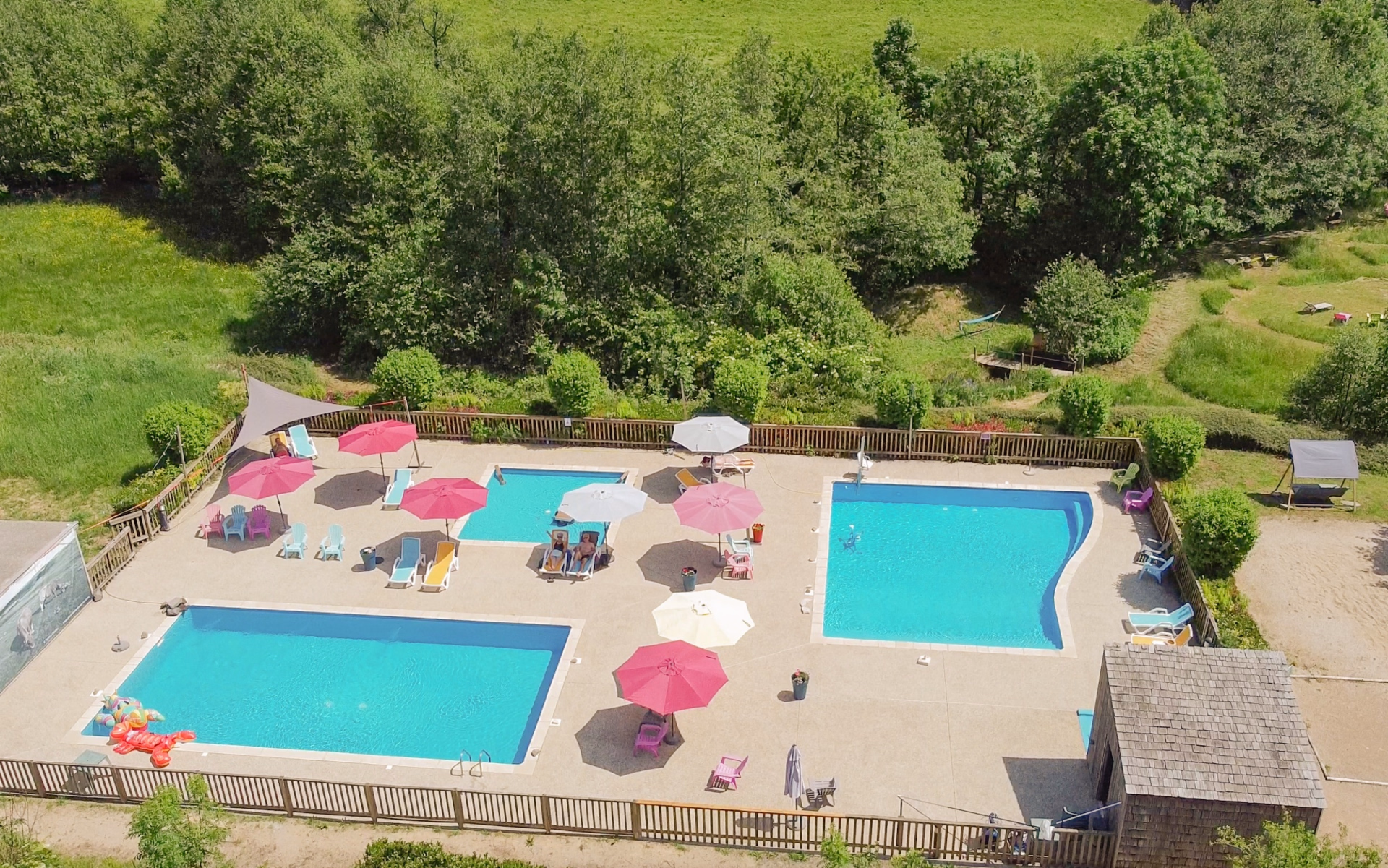 🏨 Village vacances - Jours 1 à 6