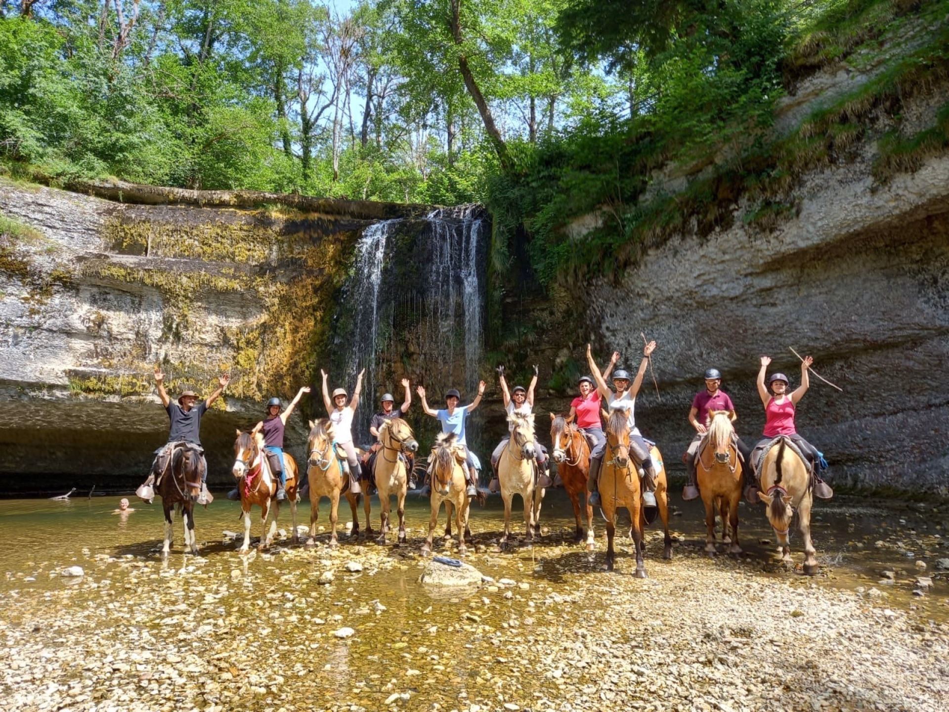Rando à cheval au fil des lacs et cascades du Haut-Jura