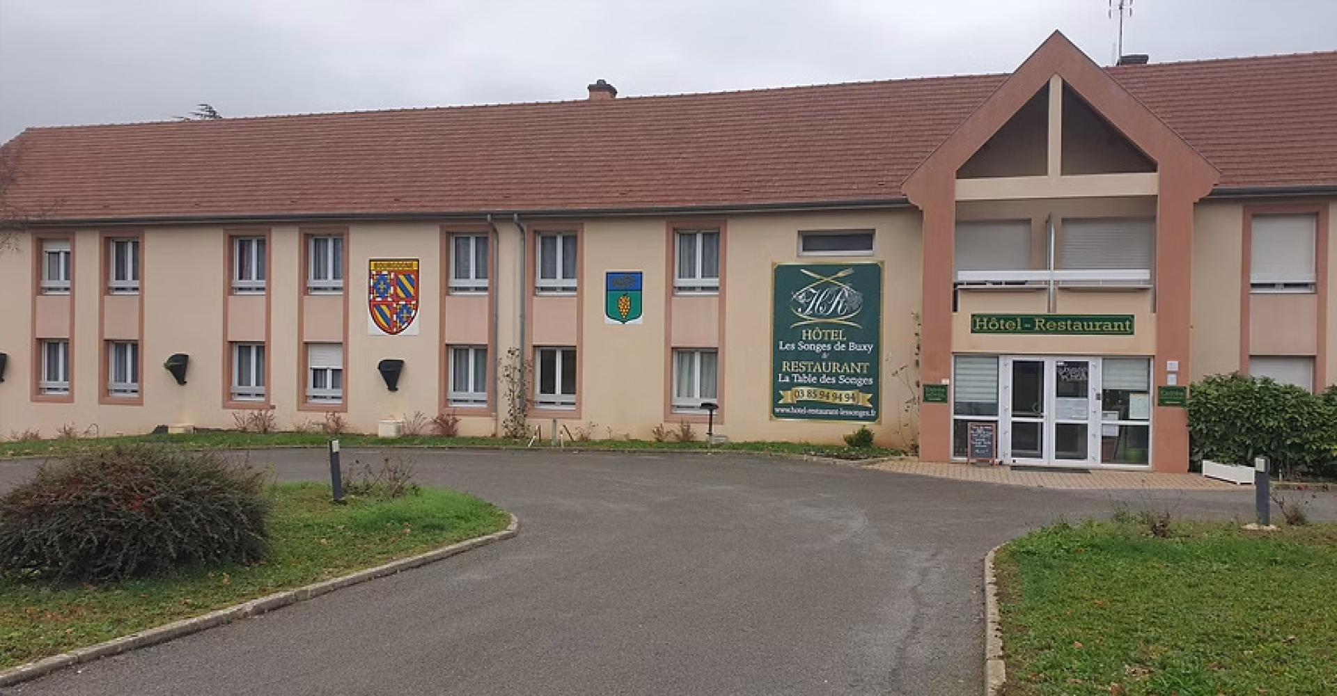 🏨 Hôtel 2* - Jour 1