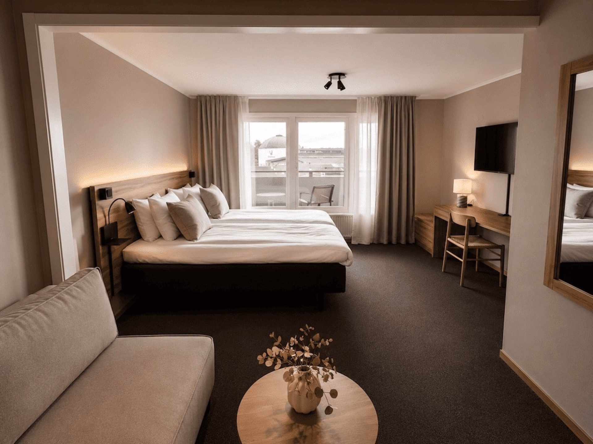 🏨 Hôtel 3* - Jours 1 à 7