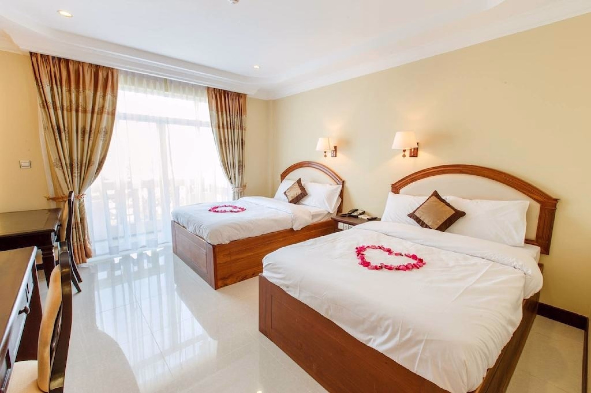 🏨 Hôtel 3* - Jours 3 à 4