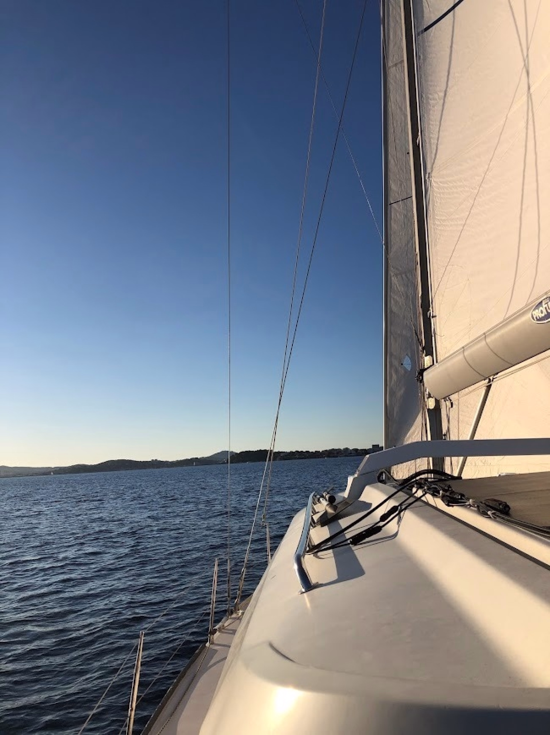 Croisière voilier 4 jours en Méditerranée, Îles d’Or & côte varoise