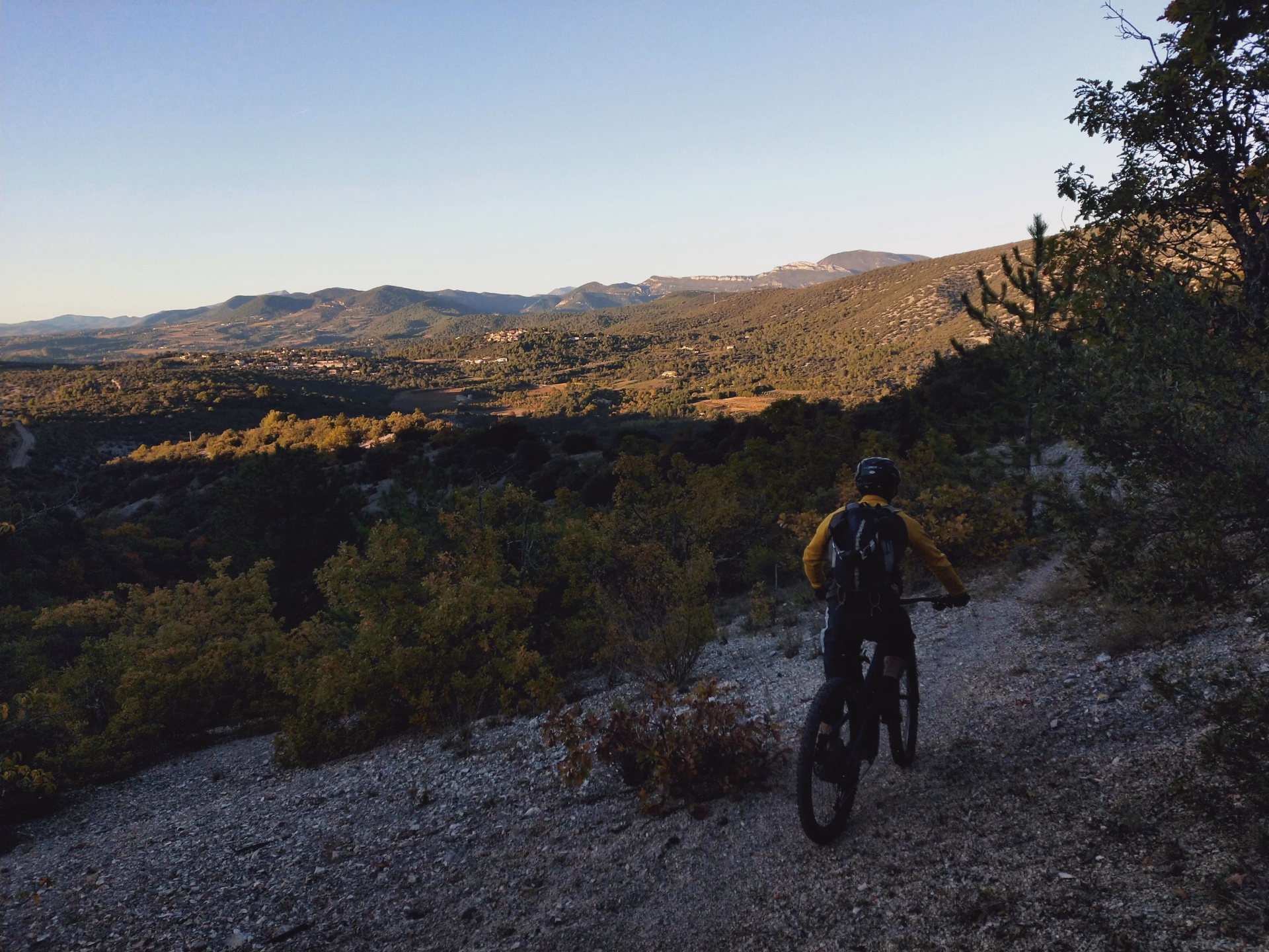 Escapade Verticale – Escalade & Gravel dans les Baronnies provençales