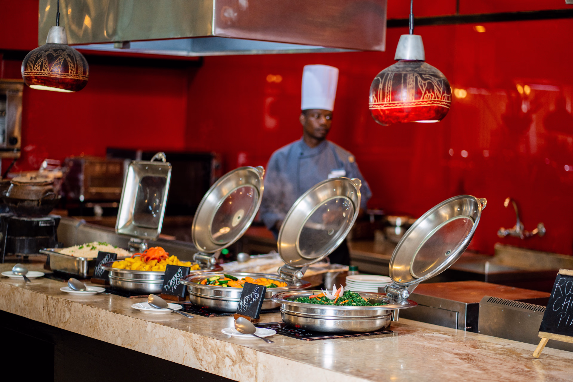 🏨 Hôtel 3* - Jour 1 et 6