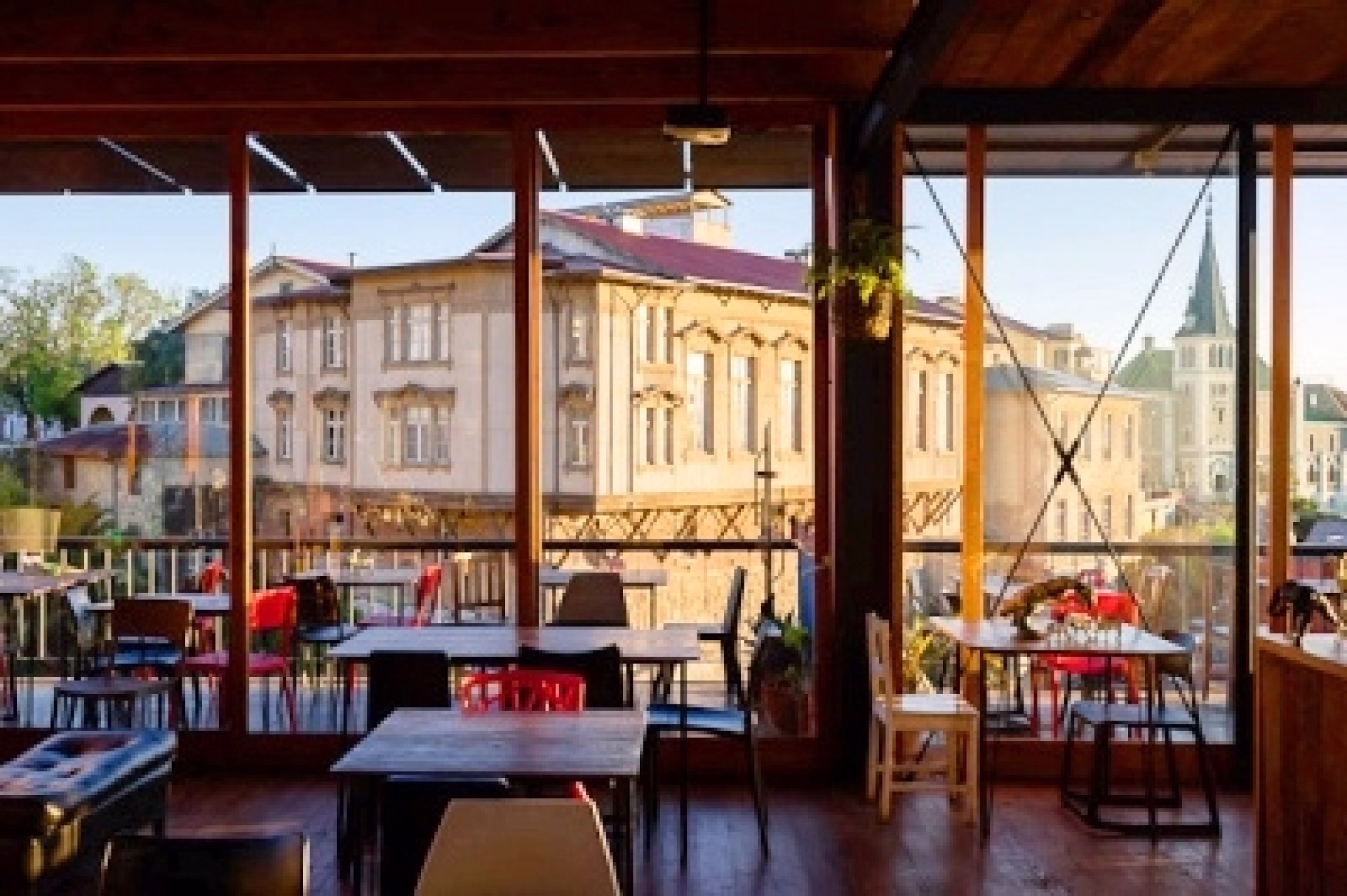 🏩 Hôtel 3* - Jours 20 à 21