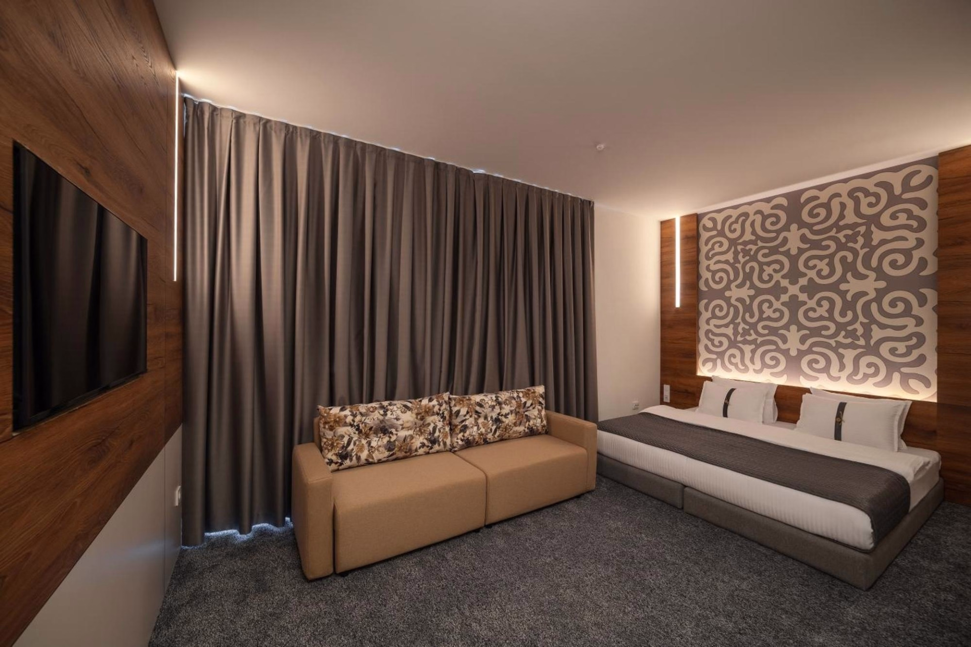 🏨 Hôtel 3* - Jour 1 et 11