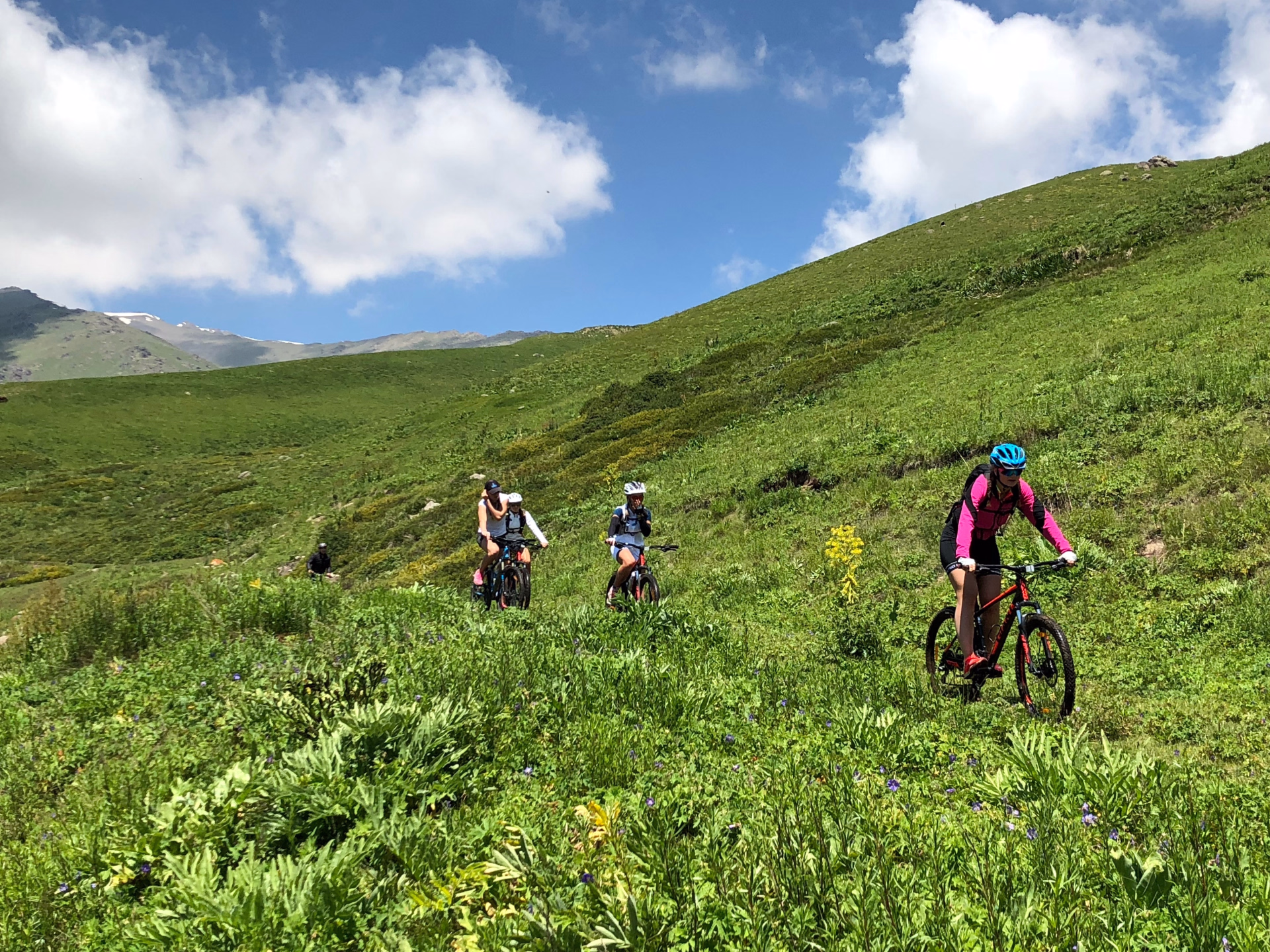 VTT sur les pistes kirghizes