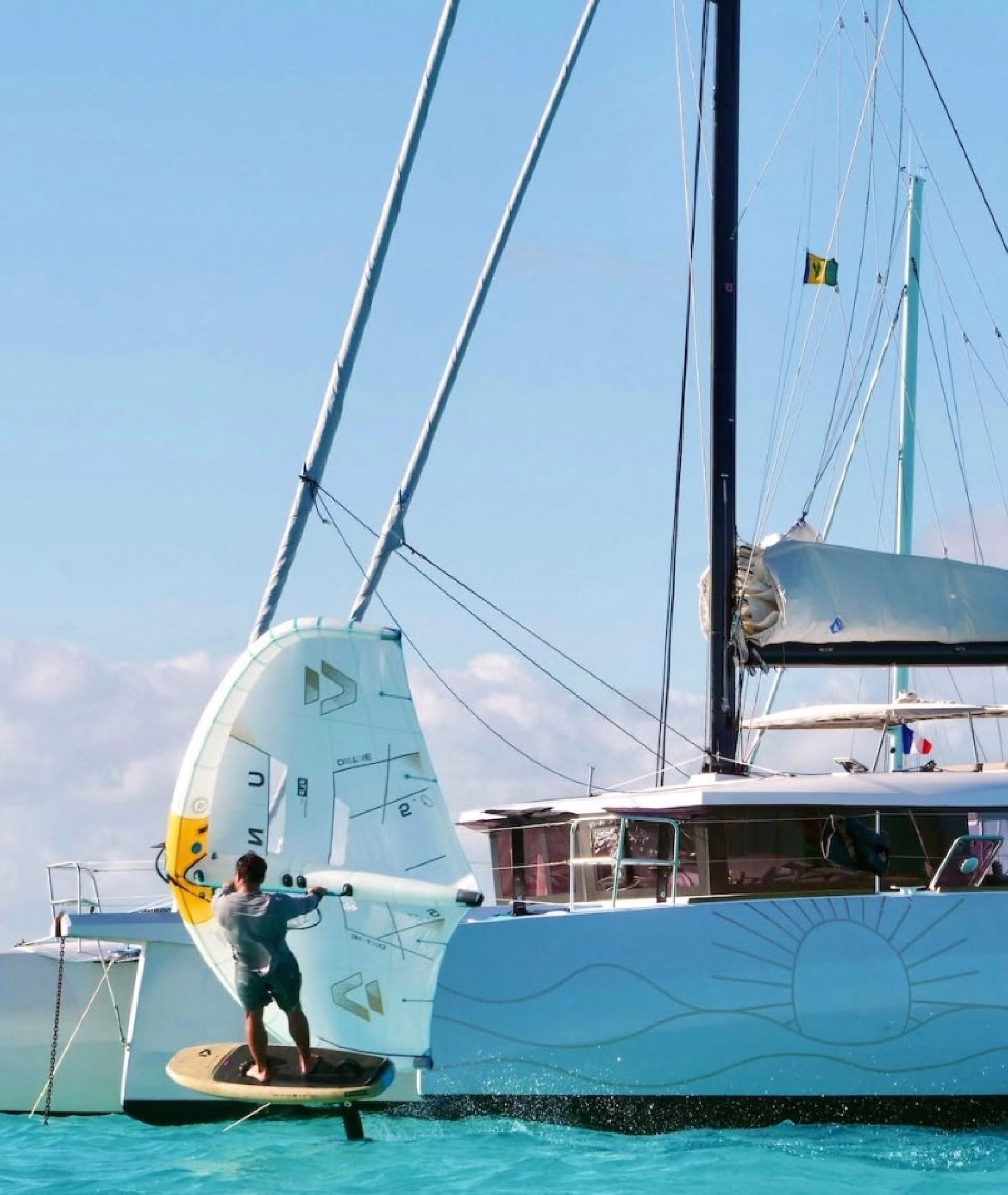 Stage de voile / Kitesurf / Wingfoil en trimaran aux Grenadines