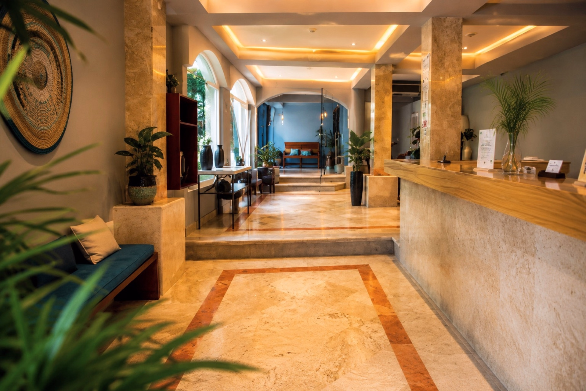 🏨 Hôtel 3* - Jours 1 à 7