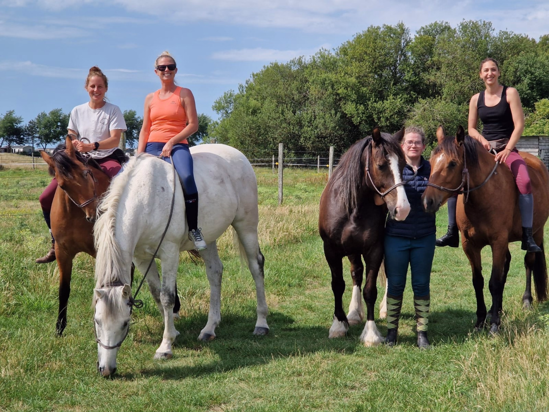 Randonnée à cheval vers les plages de la Vanlée