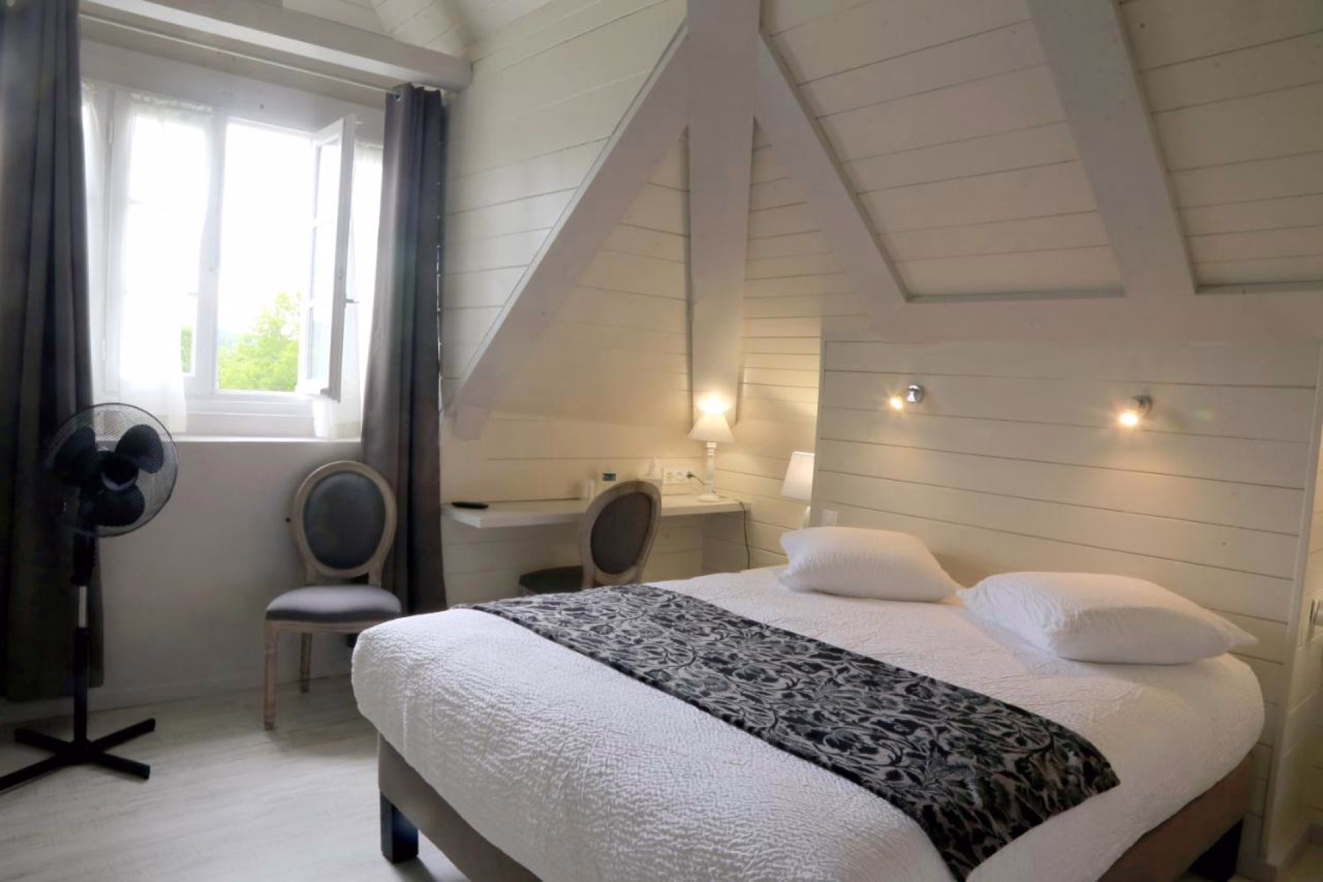 🏨 Hôtel 3* - Jours 1 à 5