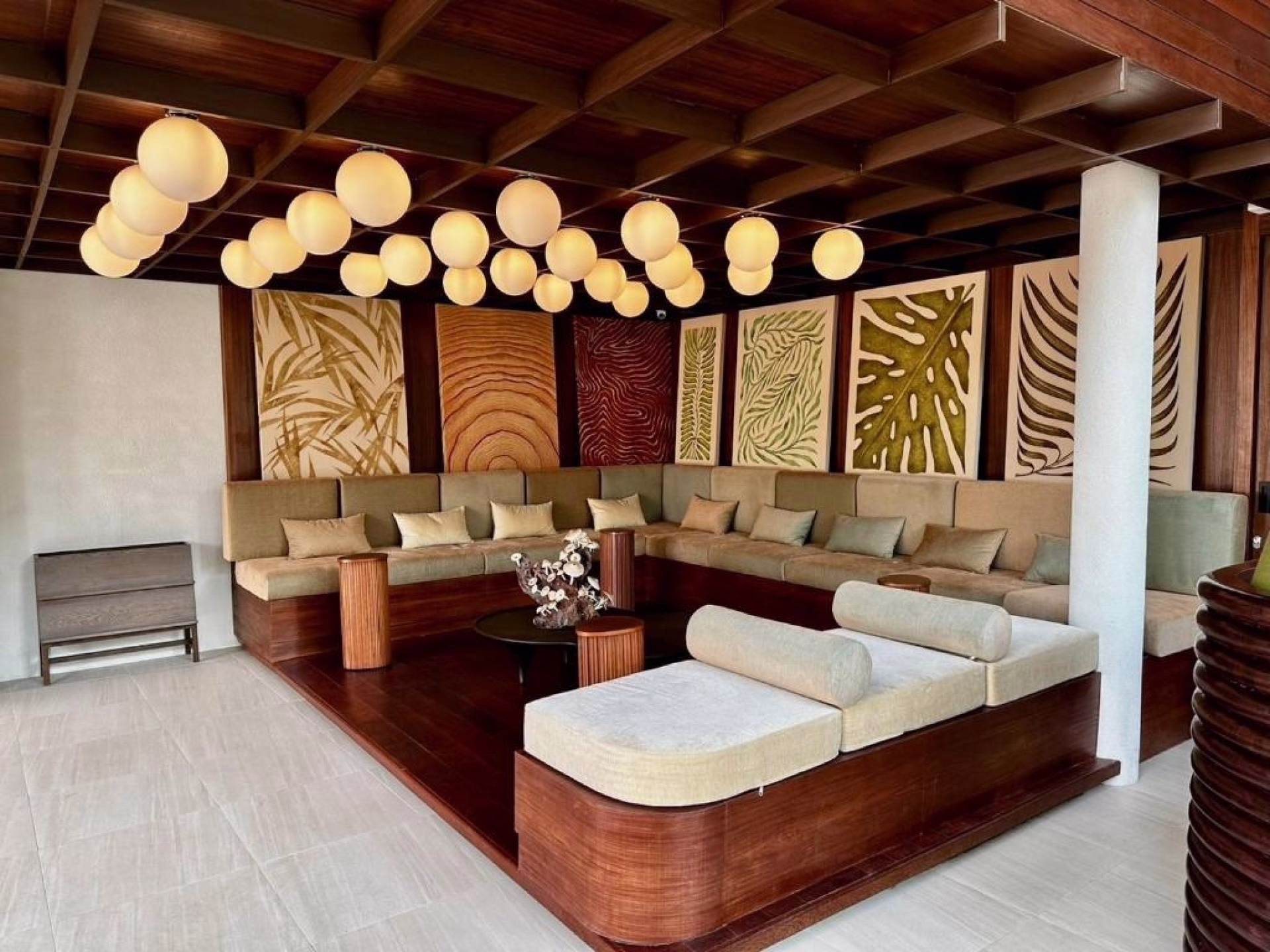 🏩 Hôtel 4* - Jours 16 à 19