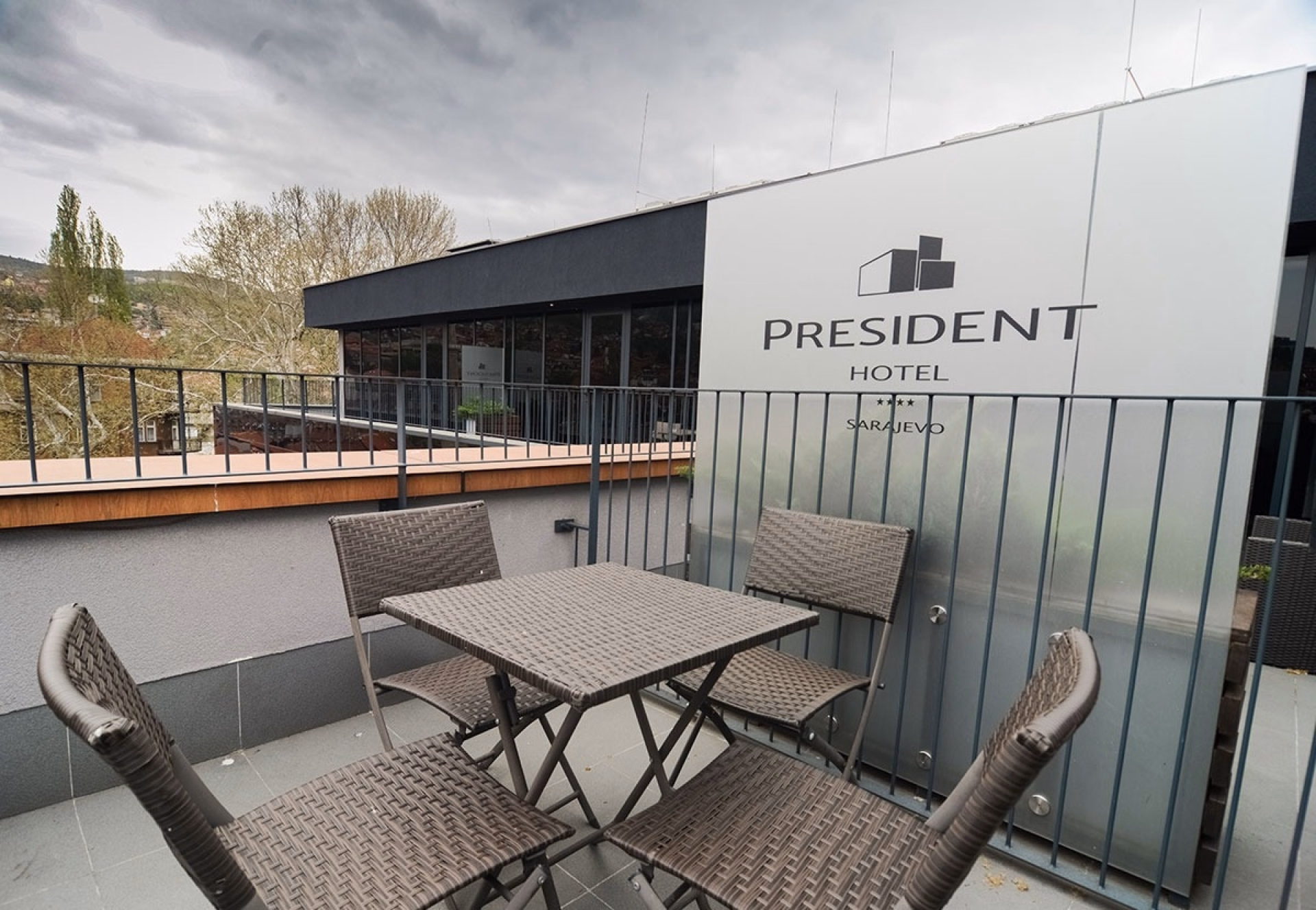 🏨 Hôtel 4* - Jours 1 à 2