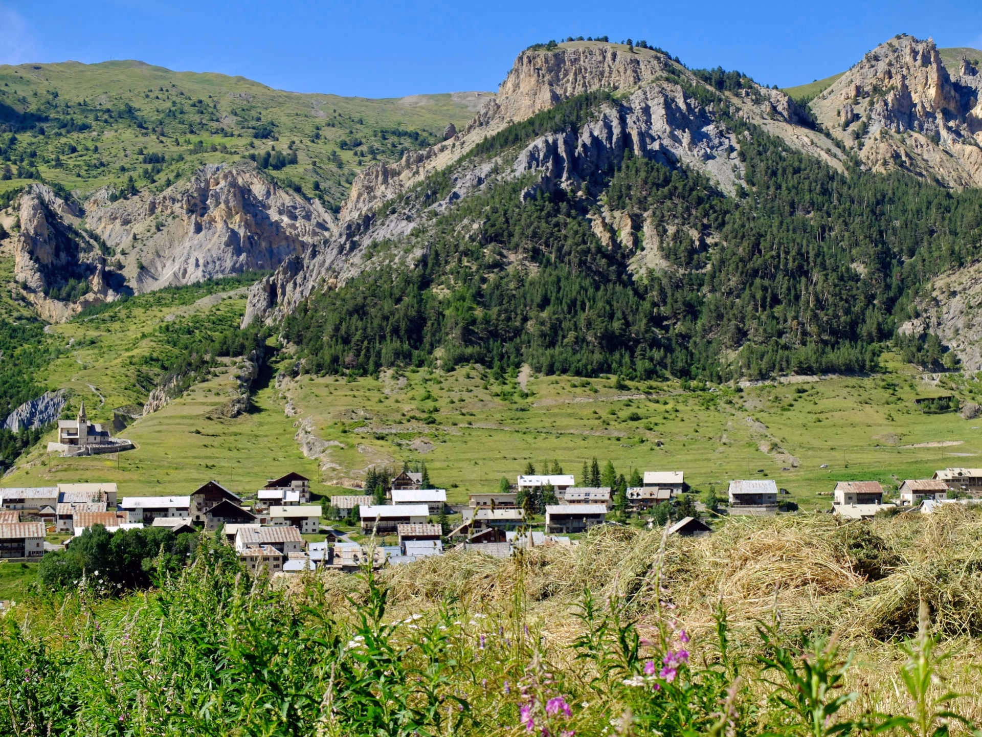 Cervières, vallée sauvage du Briançonnais à pied