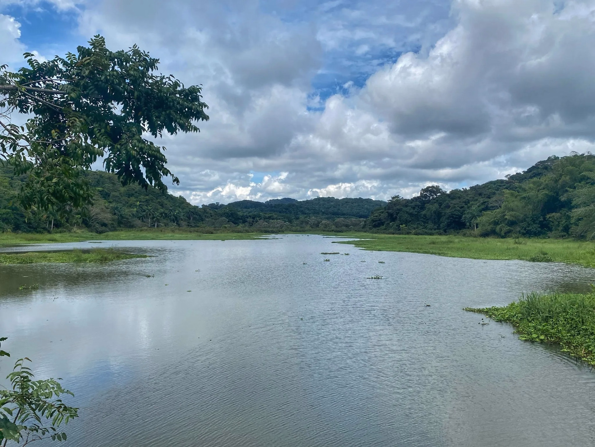 À vélo à travers Panama : un périple entre ville, canal et cratères