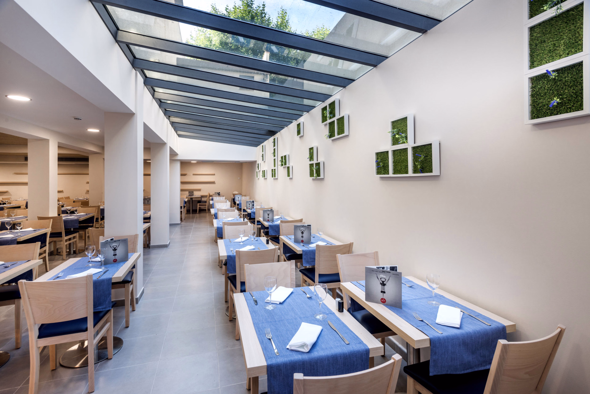 backpack.hotels.accommotation_type.hotel_4_stars