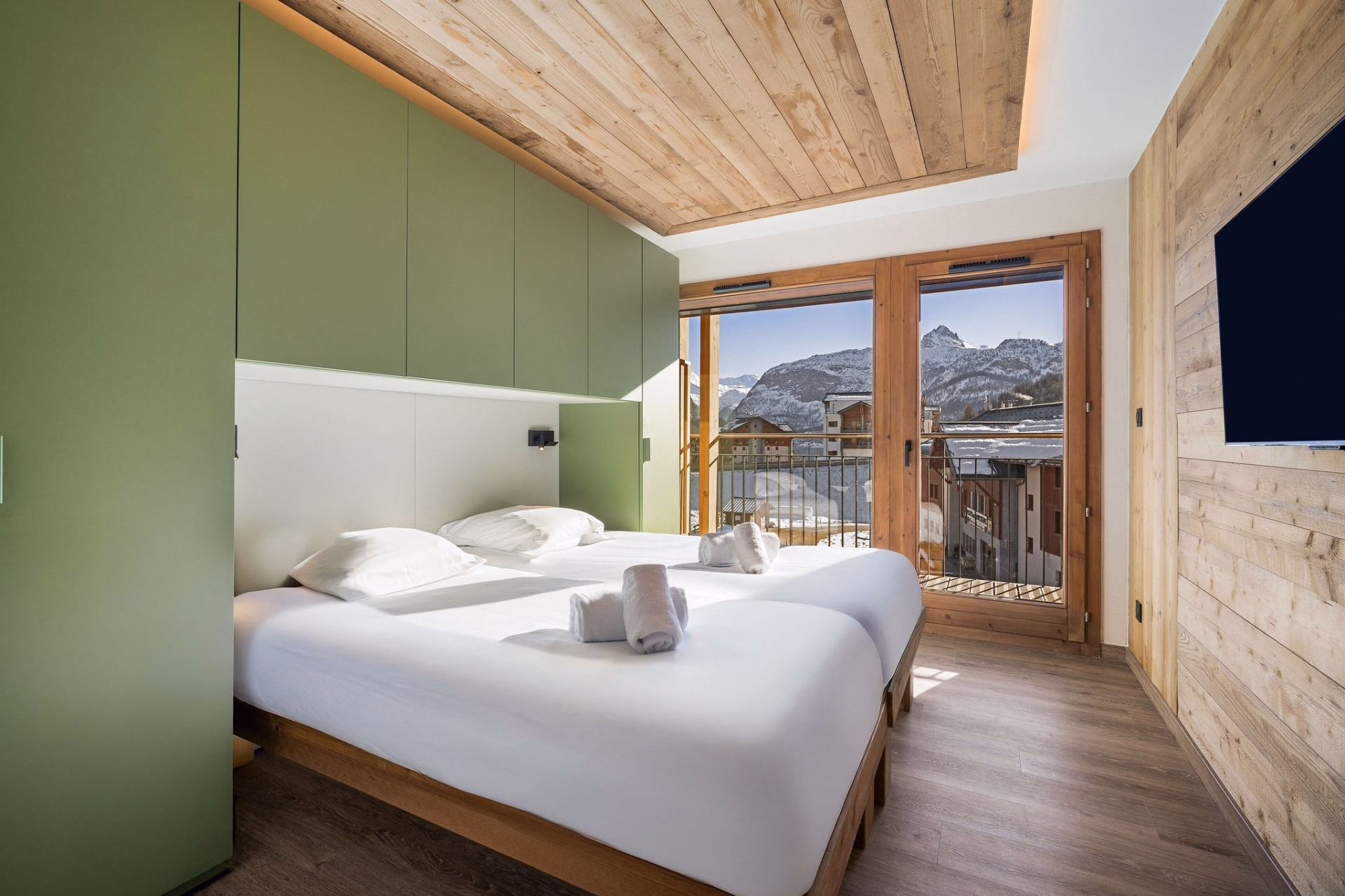 🏨 Hôtel 2* - Jours 1 à 6