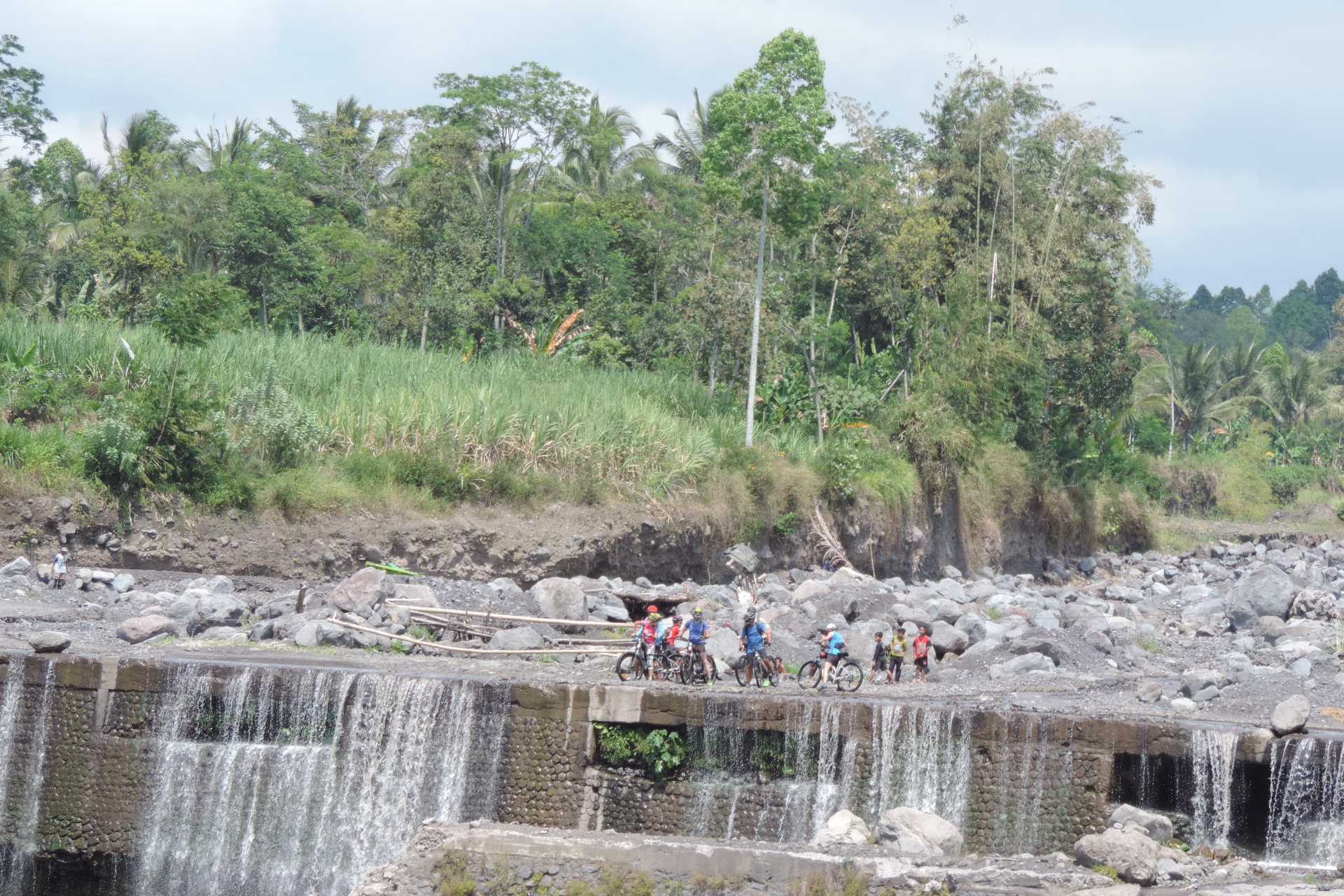De Java à Bali en VTT ou VTT électrique : des volcans aux rizières !
