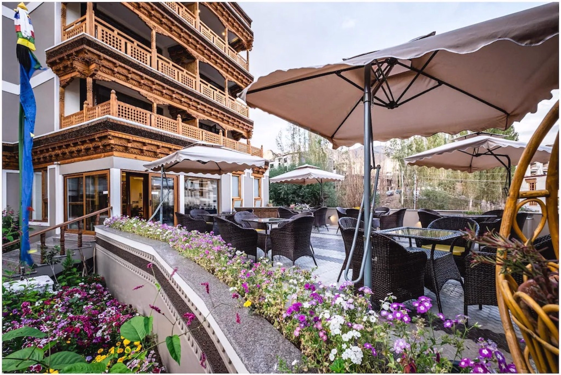 🏨 Hôtel 4* - Jours 2 à 3, 12