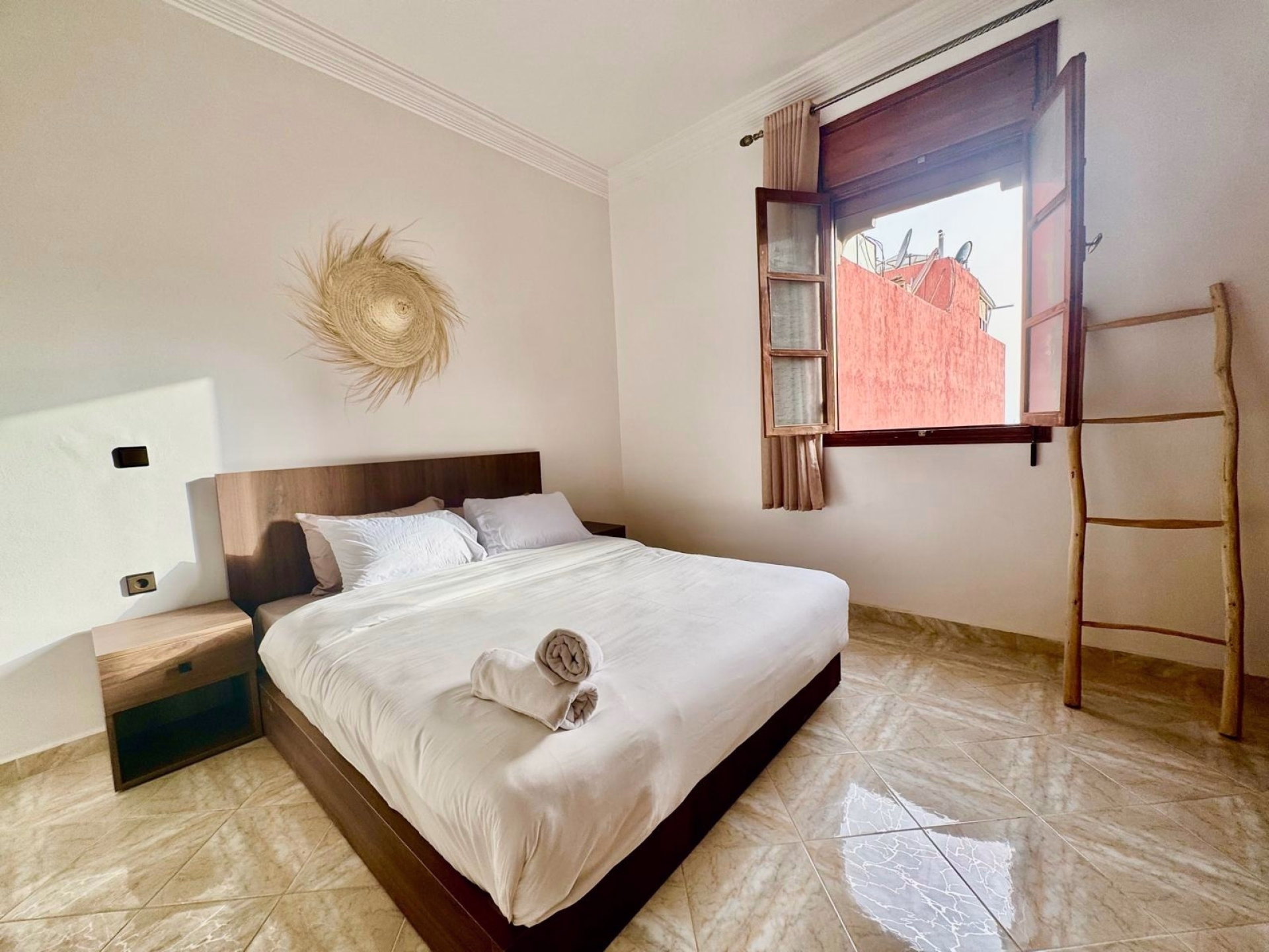 🏠 Auberge de jeunesse - Jours 1 à 6